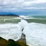 HYPER-CENTRE - 2 pieces de 46m2 - 2 minutes de la plage